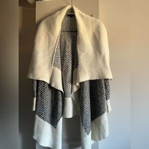 Banana Republic Gray‎ and White Cardigan Size XS